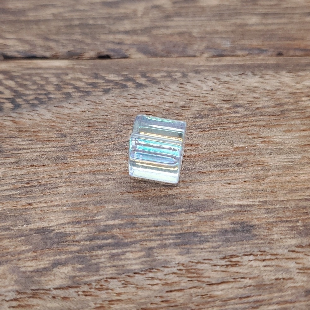 Aurora borealis ice cube charm‎